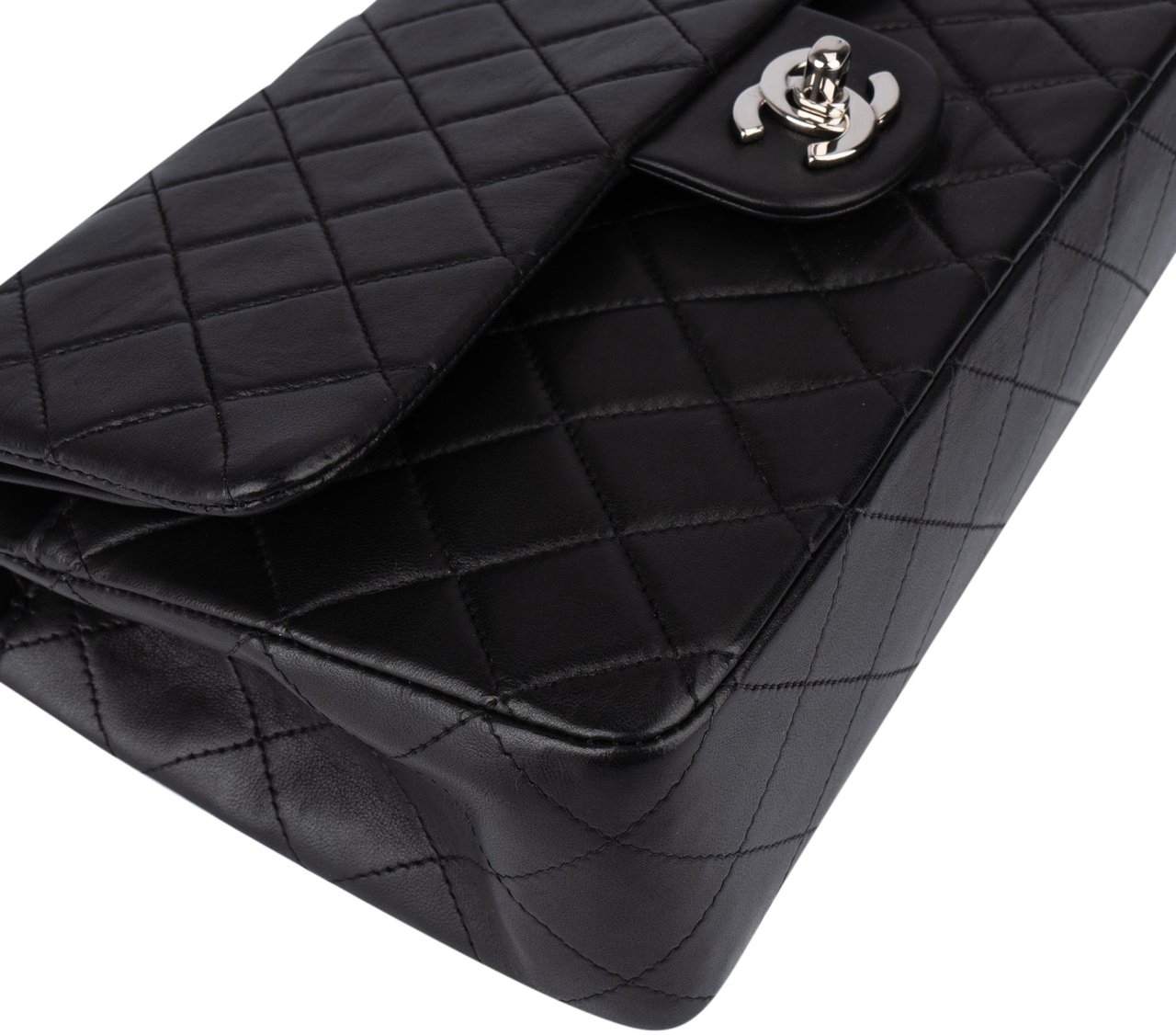 Chanel Chanel Quilted Lambskin Medium Double Flap Crossbody Bag Zwart