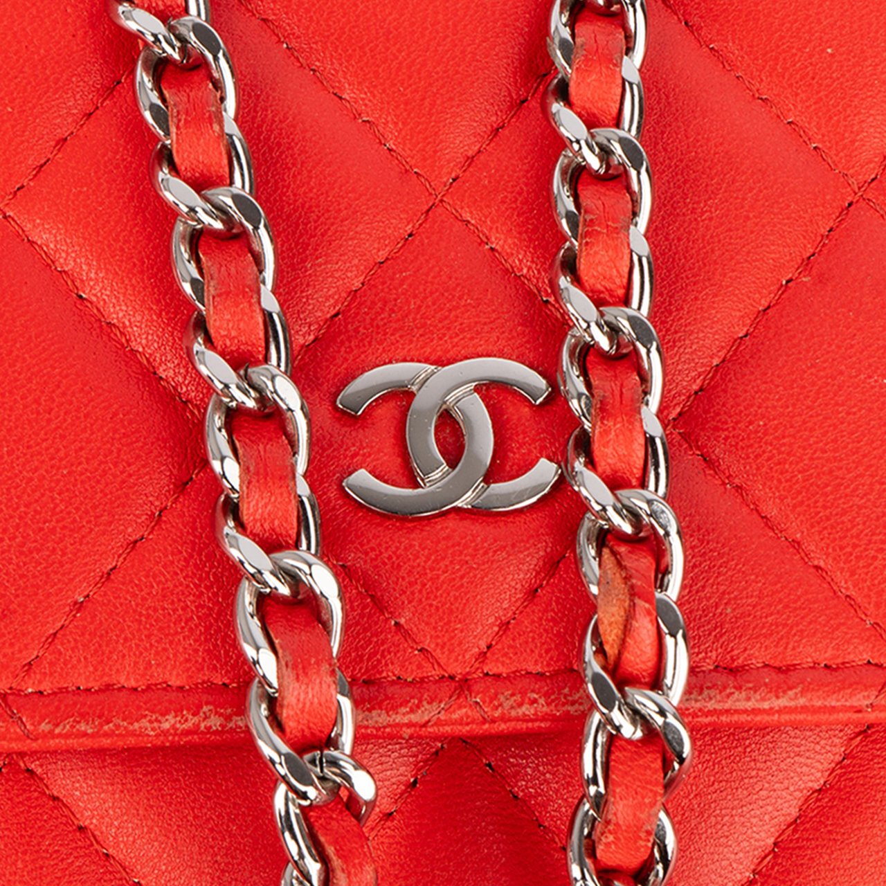 Chanel Chanel Quilted Lambskin Single Flap Crossbody Bag Rood