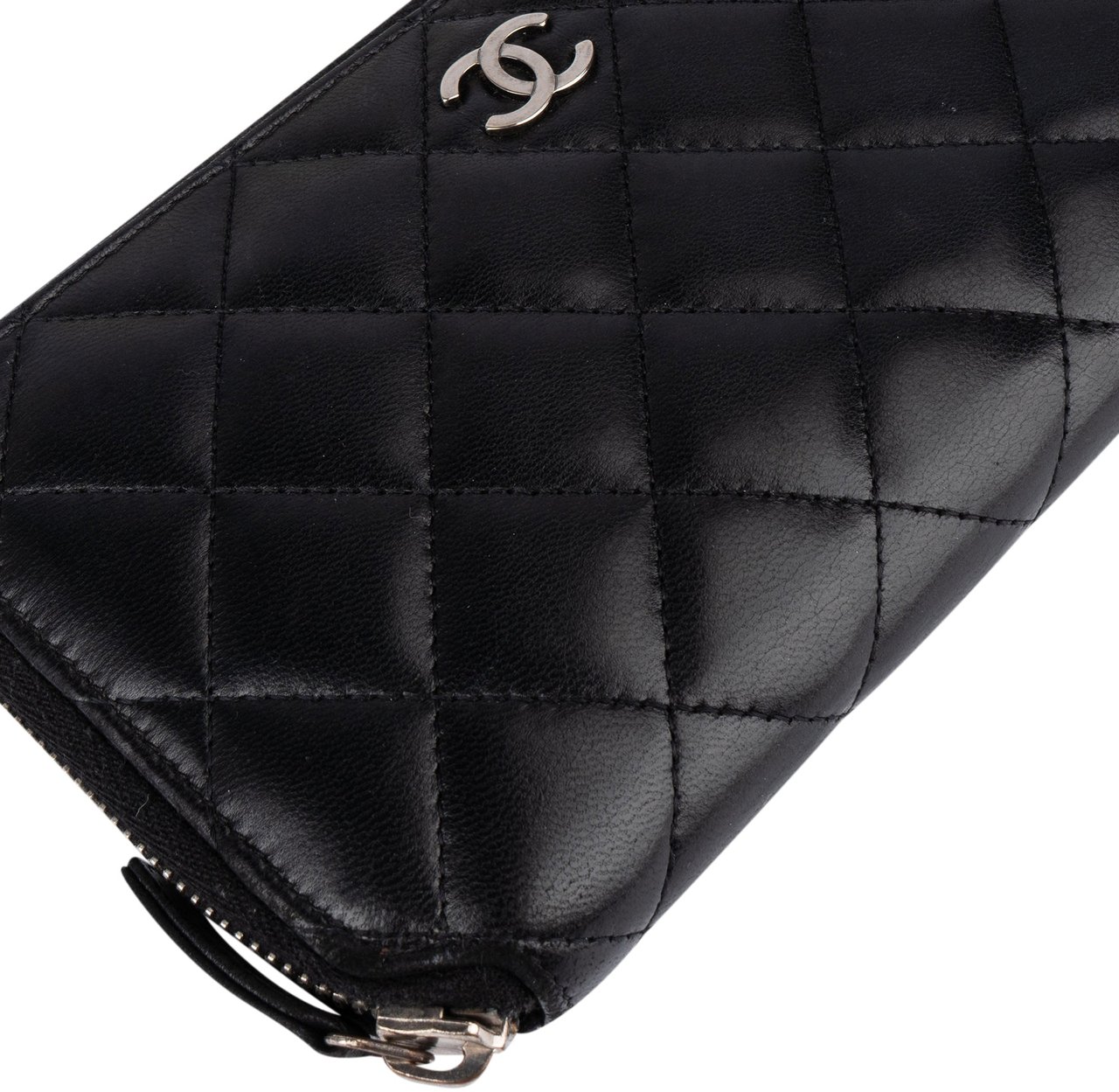 Chanel Chanel Quilted Lambskin CC Wallet Zwart