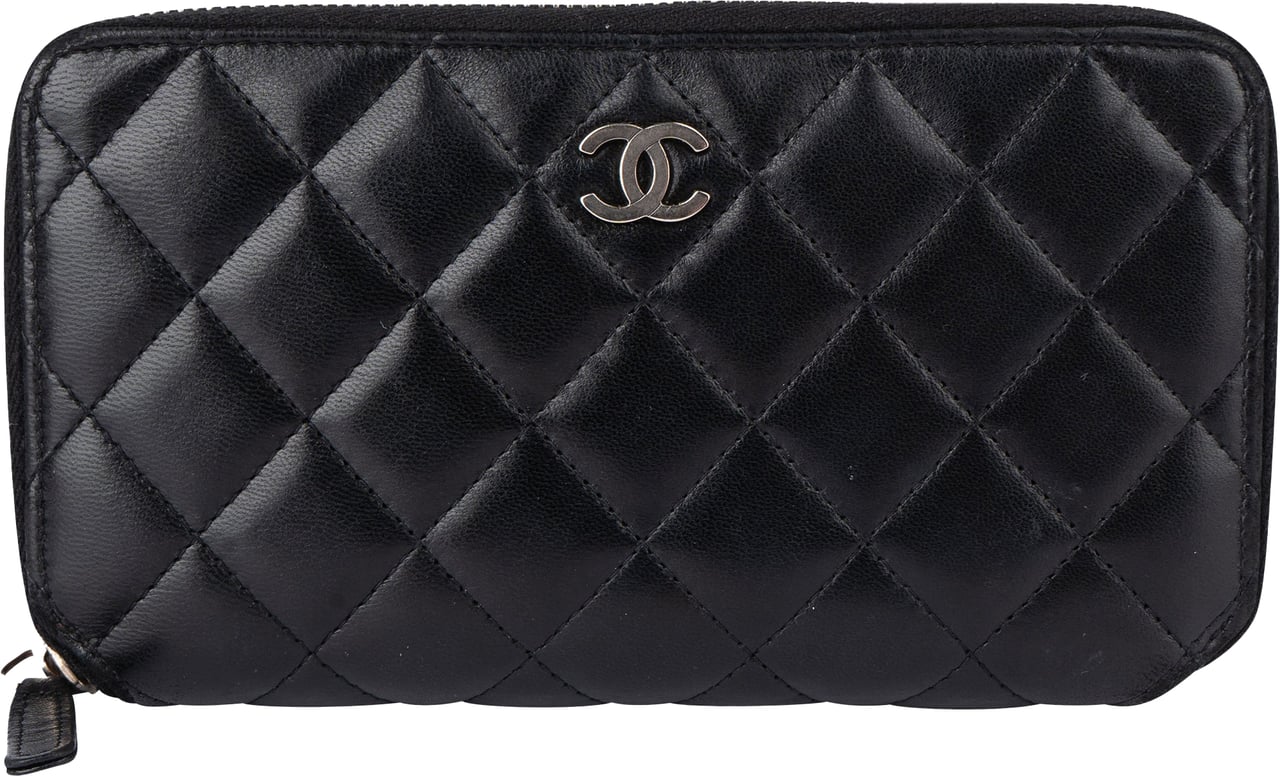 Chanel Chanel Quilted Lambskin CC Wallet Zwart