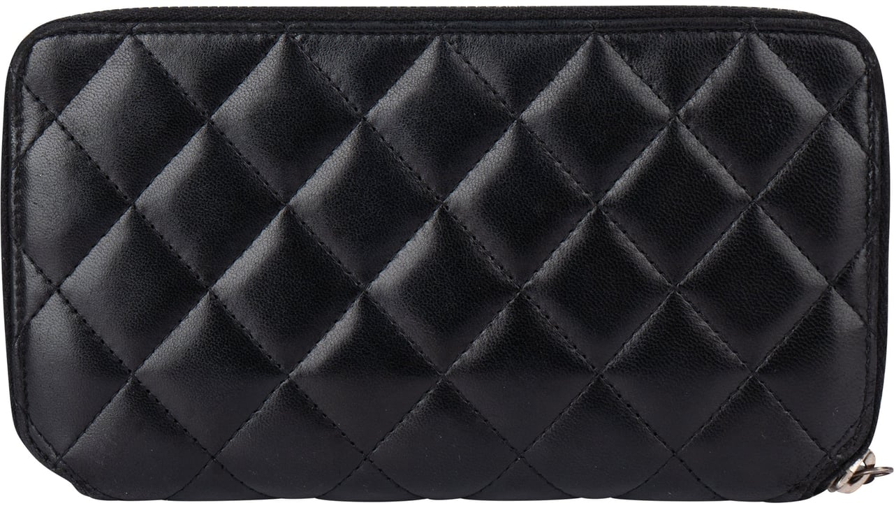 Chanel Chanel Quilted Lambskin CC Wallet Zwart