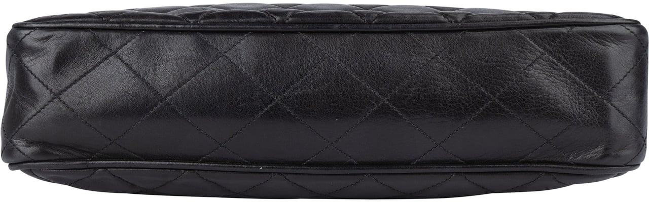 Chanel Chanel Quilted Lambskin CC Shoulder Bag Zwart