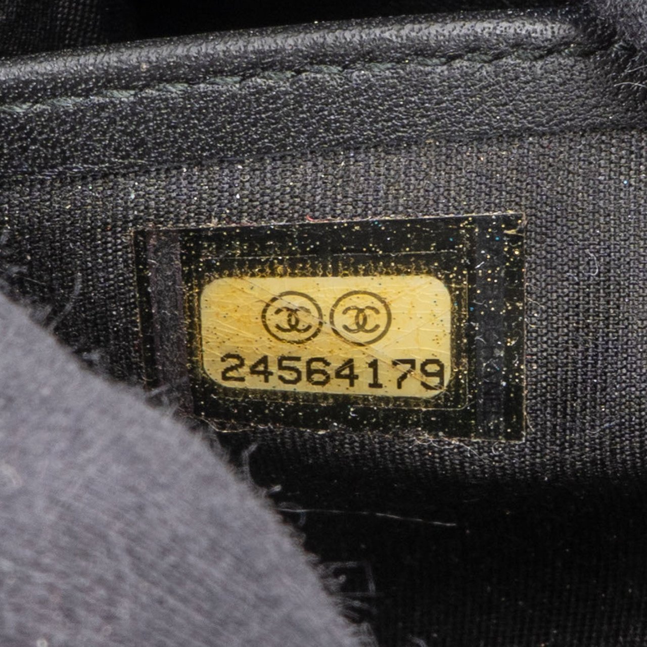 Chanel Chanel Quilted Lambskin Boy Wallet Zwart