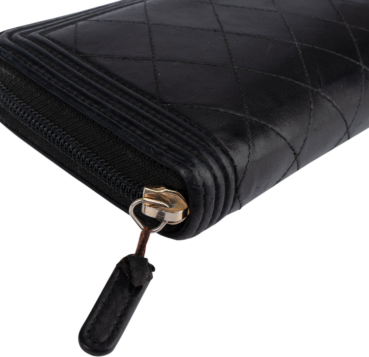 Chanel Chanel Quilted Lambskin Boy Wallet Zwart