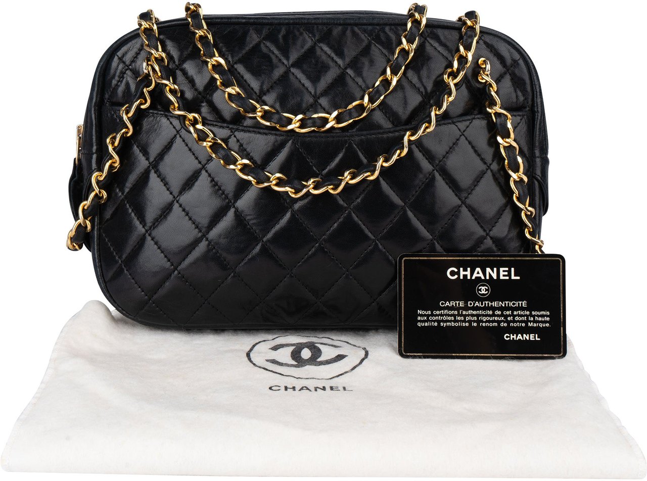 Chanel Chanel Quilted Lambskin Shoulder Bag Zwart