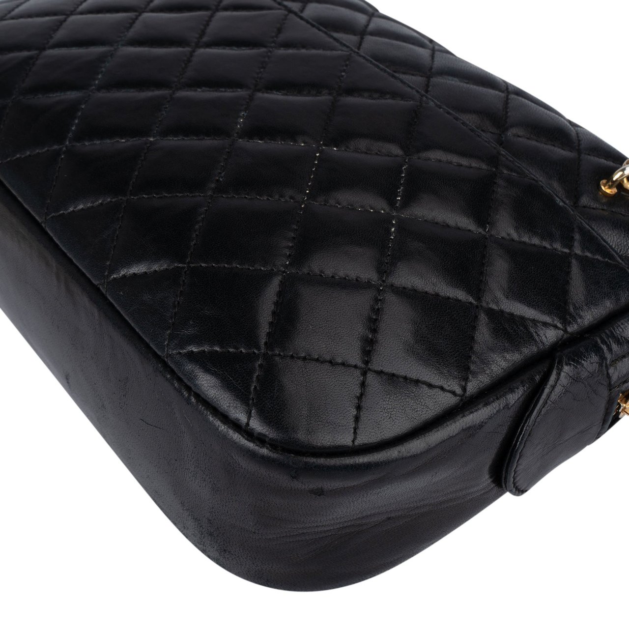Chanel Chanel Quilted Lambskin Shoulder Bag Zwart