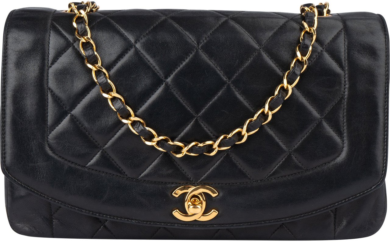 Chanel Chanel Quilted Lambskin 24K Gold Diana Medium Single Flap Crossbody Bag Zwart