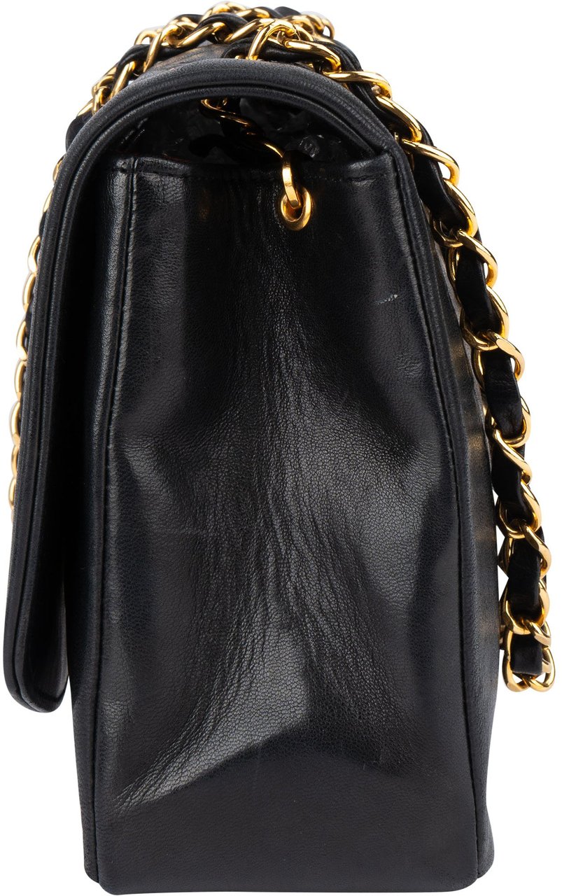 Chanel Chanel Quilted Lambskin 24K Gold Diana Medium Single Flap Crossbody Bag Zwart