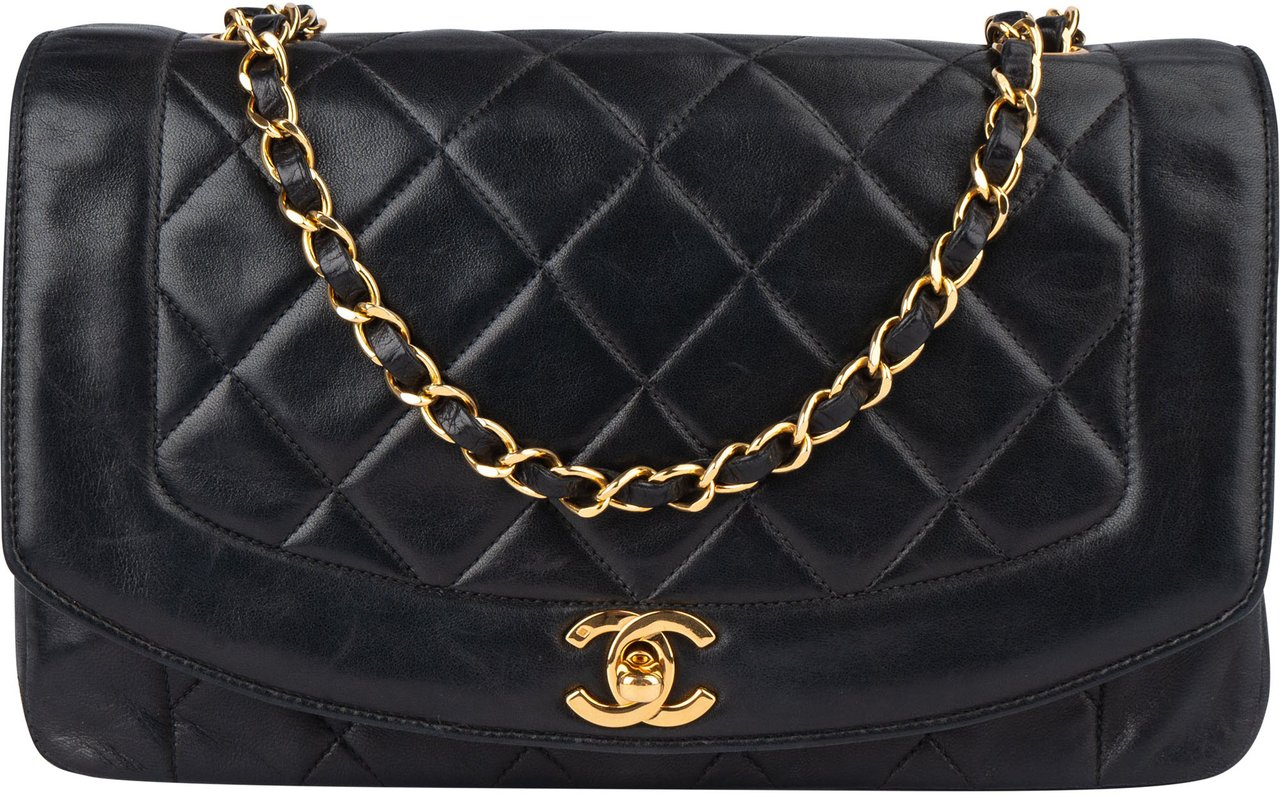 Chanel Chanel Quilted Lambskin 24K Gold Diana Medium Single Flap Crossbody Bag Zwart