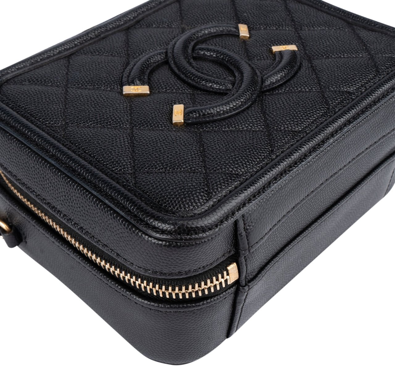 Chanel Chanel Quilted Caviar Leather CC Filigree Crossbody Bag Zwart