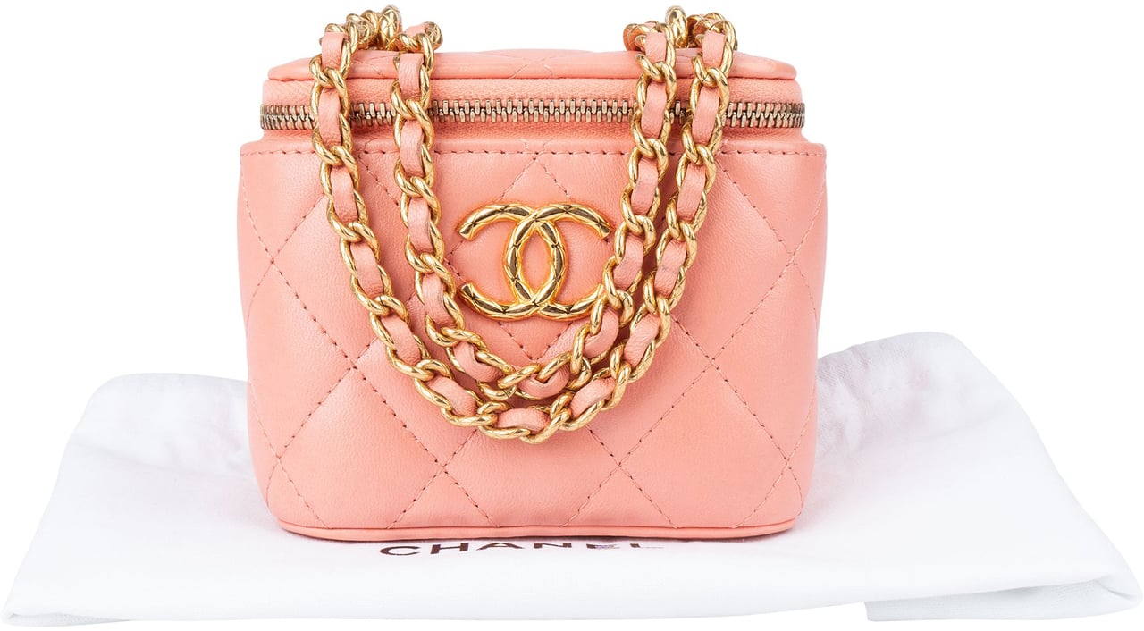 Chanel Chanel Quilted Lambskin Vanity CC Crossbody Bag Rood