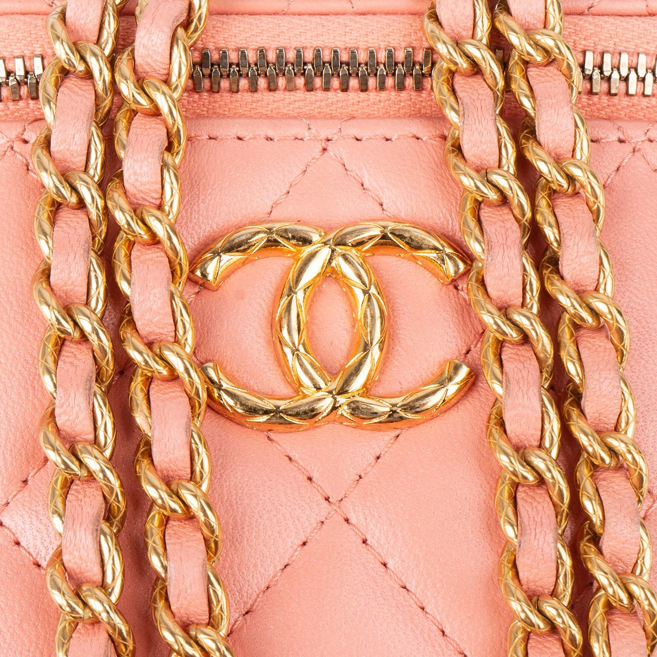 Chanel Chanel Quilted Lambskin Vanity CC Crossbody Bag Rood