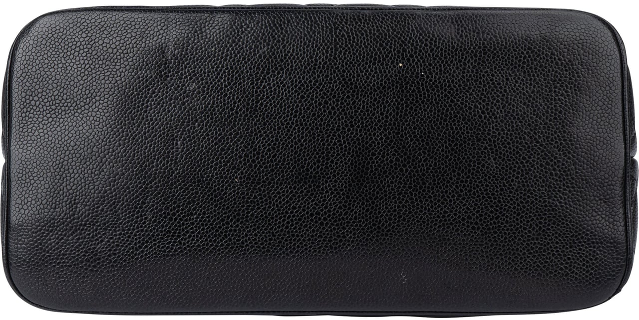 Chanel Chanel Quilted Caviar Leather CC Medaillon Handbag Zwart