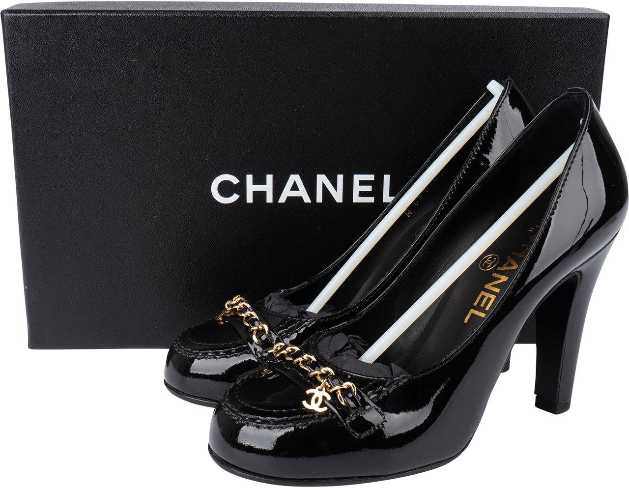 Chanel Chanel Patent Leather Chain CC Heels (34) Zwart