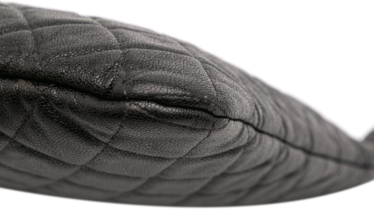 Chanel Large Quilted Caviar Boy O Case Clutch Zwart