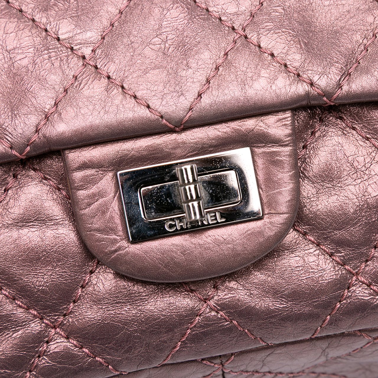 Chanel Reissue 2.55 Aged Metallic Calfskin Double Flap 226 Roze