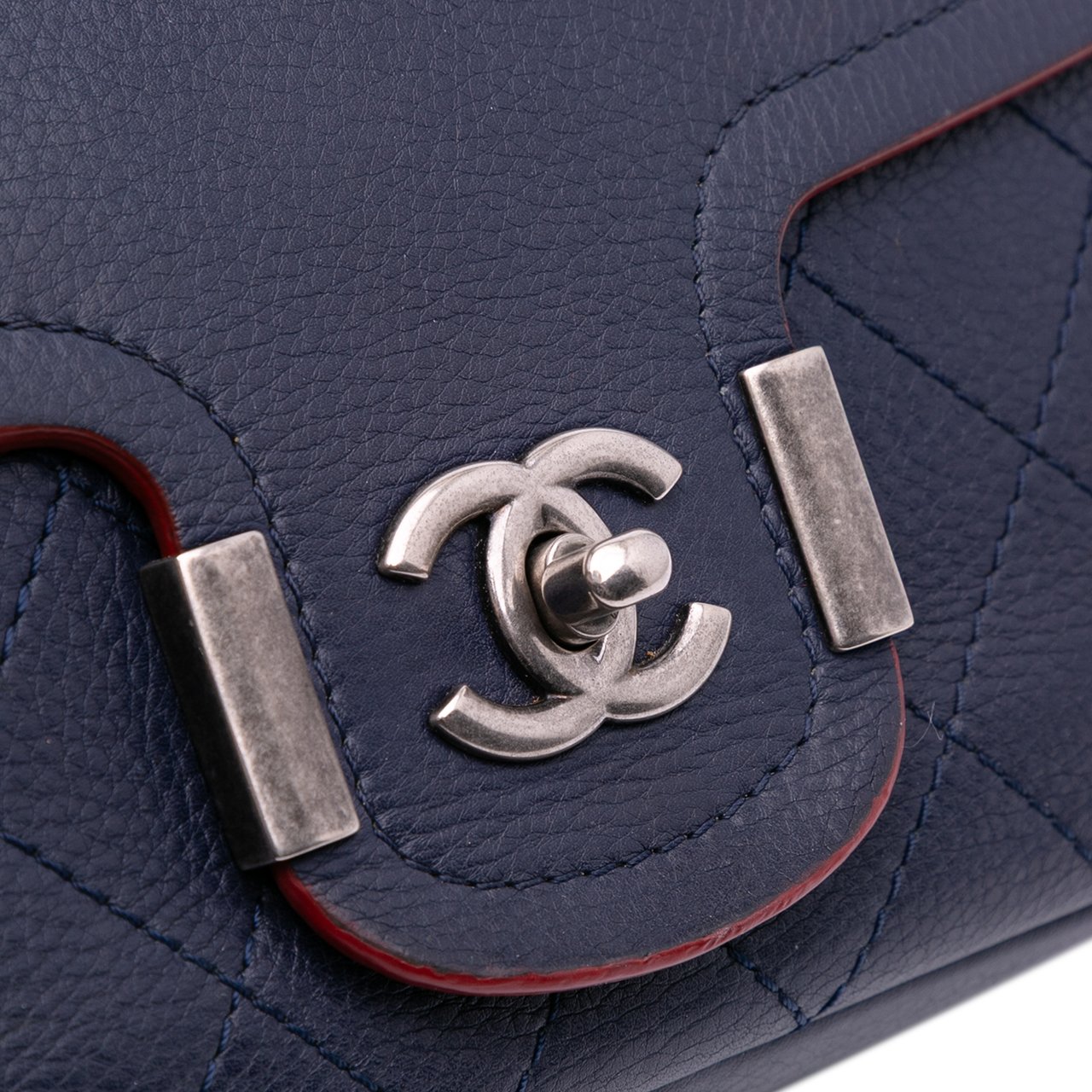 Chanel Paris-Greece Calfskin Archi Chic Flap Blauw