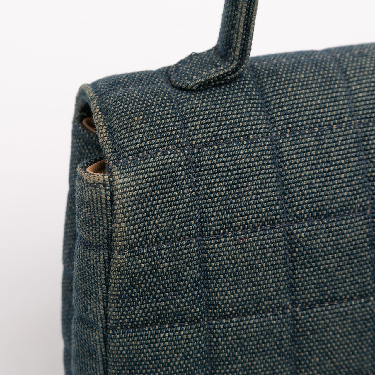 Chanel Reissue 2.55 Chocolate Bar Denim Top Handle Flap Blauw