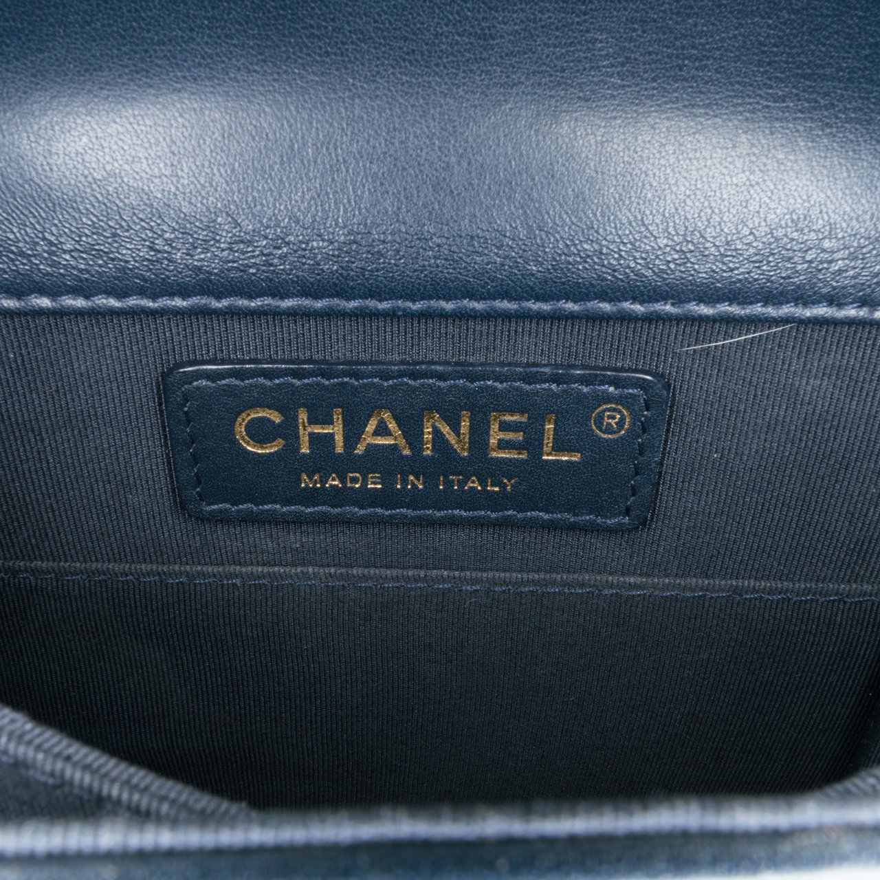 Chanel Metallic Lambskin Striped North South Boy Flap Goud