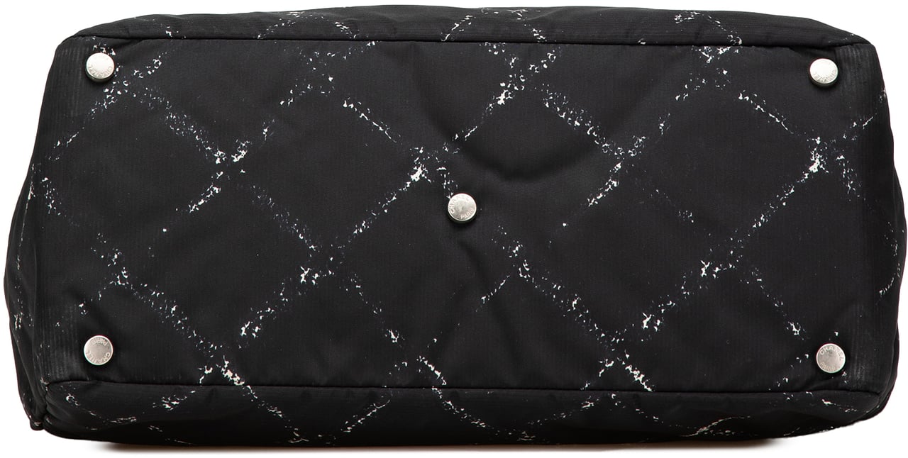 Chanel Old Travel Line Nylon Tote Zwart