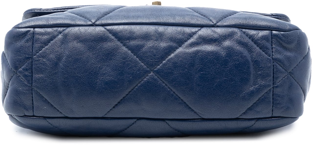 Chanel Medium Lambskin 19 Flap Blauw