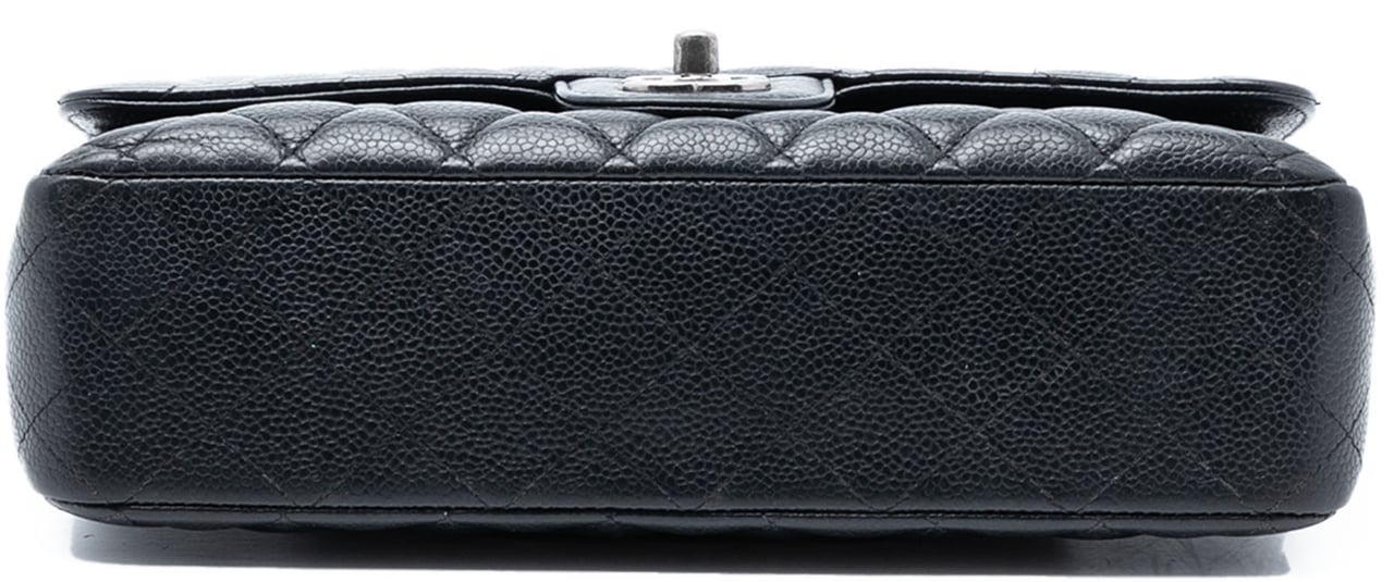 Chanel Medium Classic Caviar Double Flap Zwart