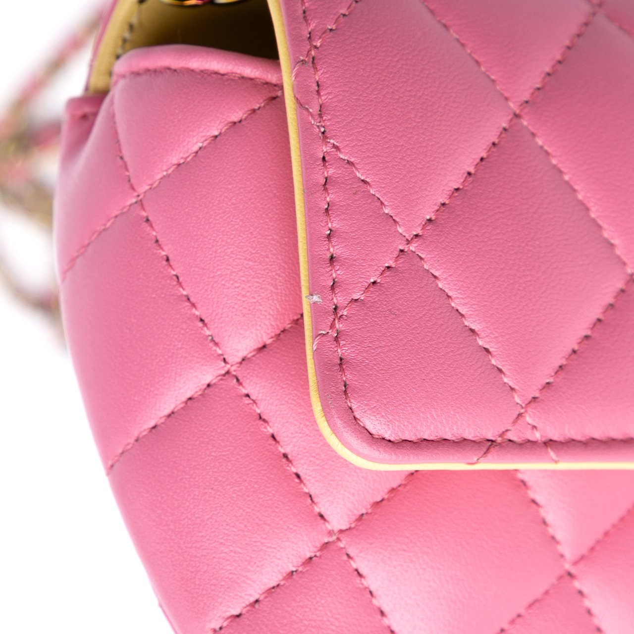 Chanel CC Quilted Lambskin Sunglasses Case with Chain Roze