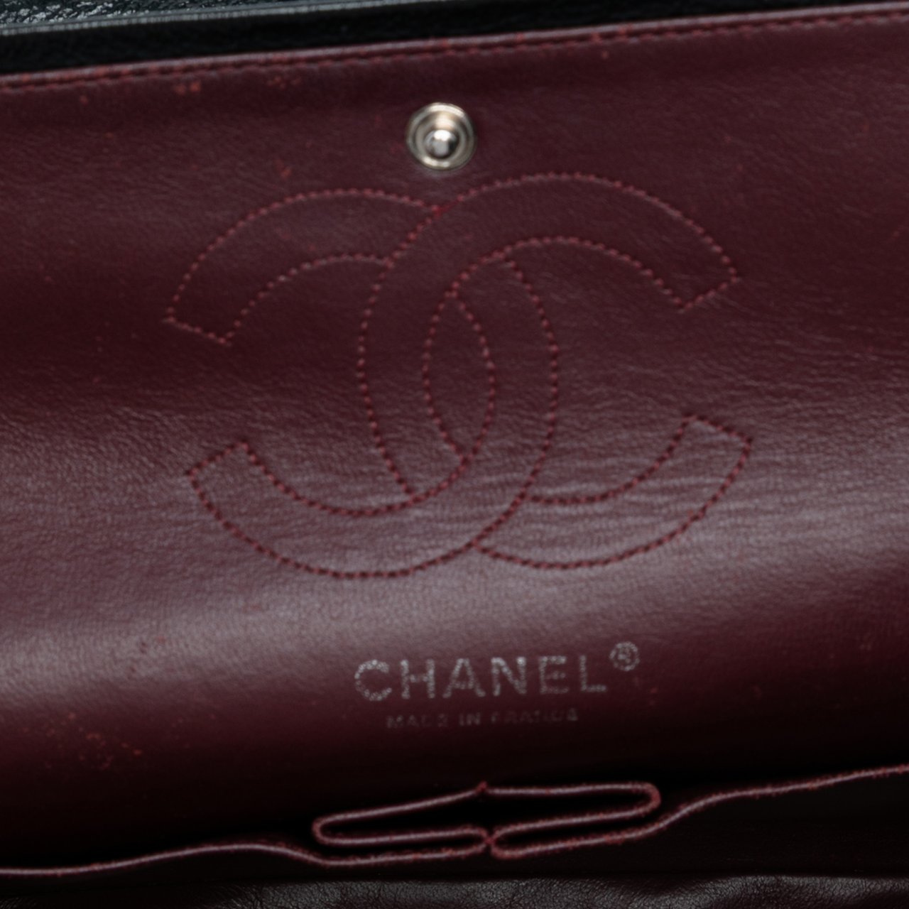 Chanel Medium Classic Crinkled Patent Double Flap Blauw