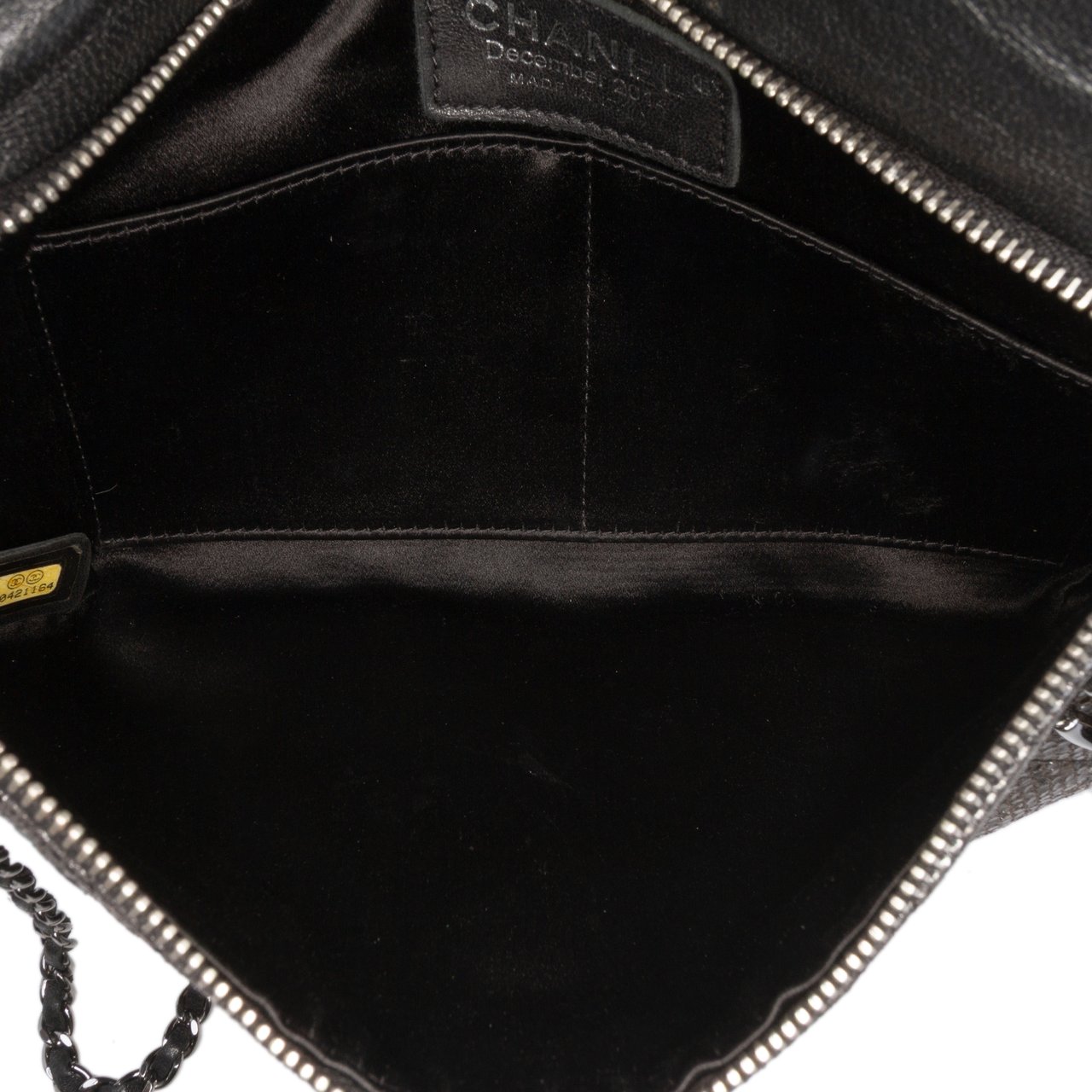 Chanel Quilted Laminated Fabric Chain Evening Crossbody Zwart
