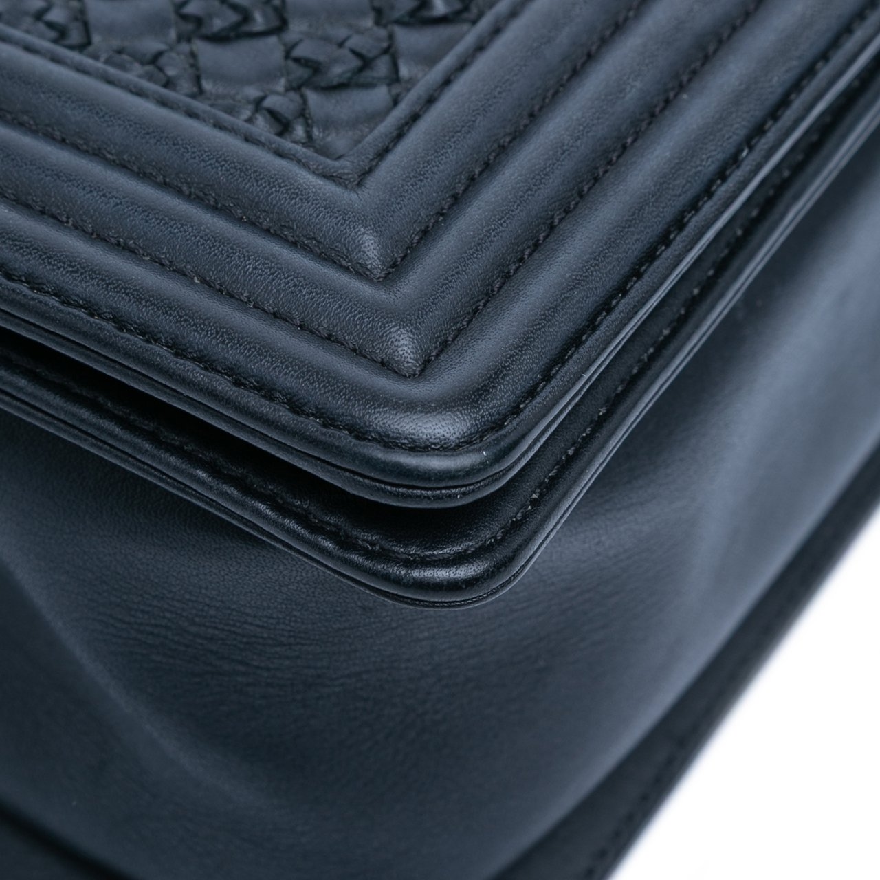 Chanel Old Medium Braided Calfskin Boy Flap Blauw