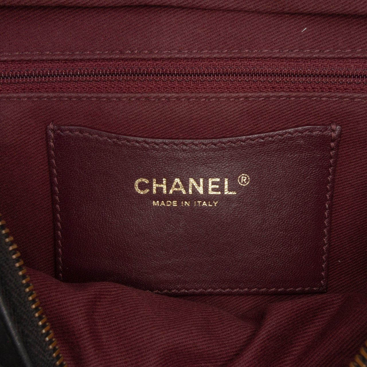 Chanel Large Quilted Iridescent Calfskin Shiva Flap Zwart