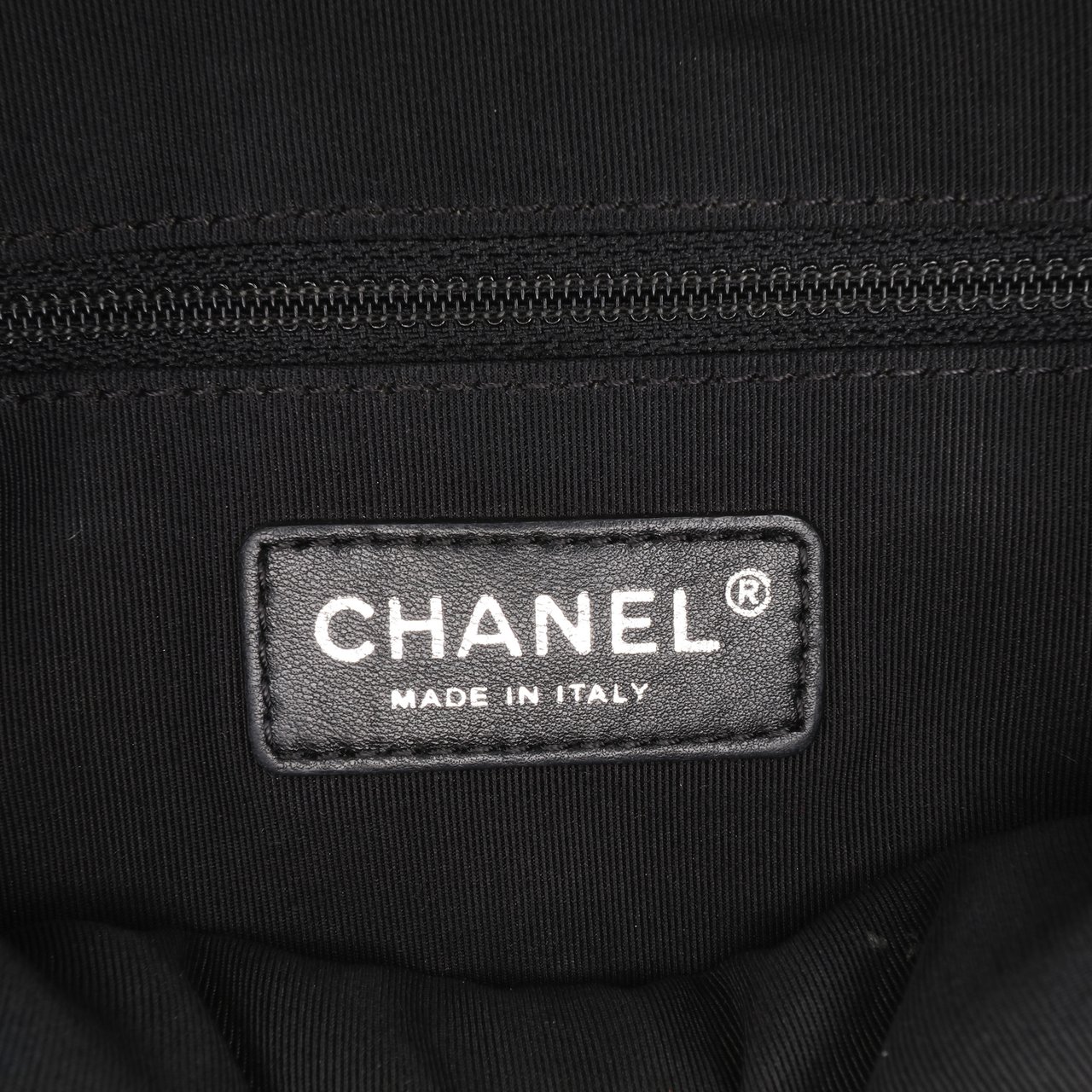 Chanel Small Bicolor Quilted Calfskin Ballerine Camera Bag Rood