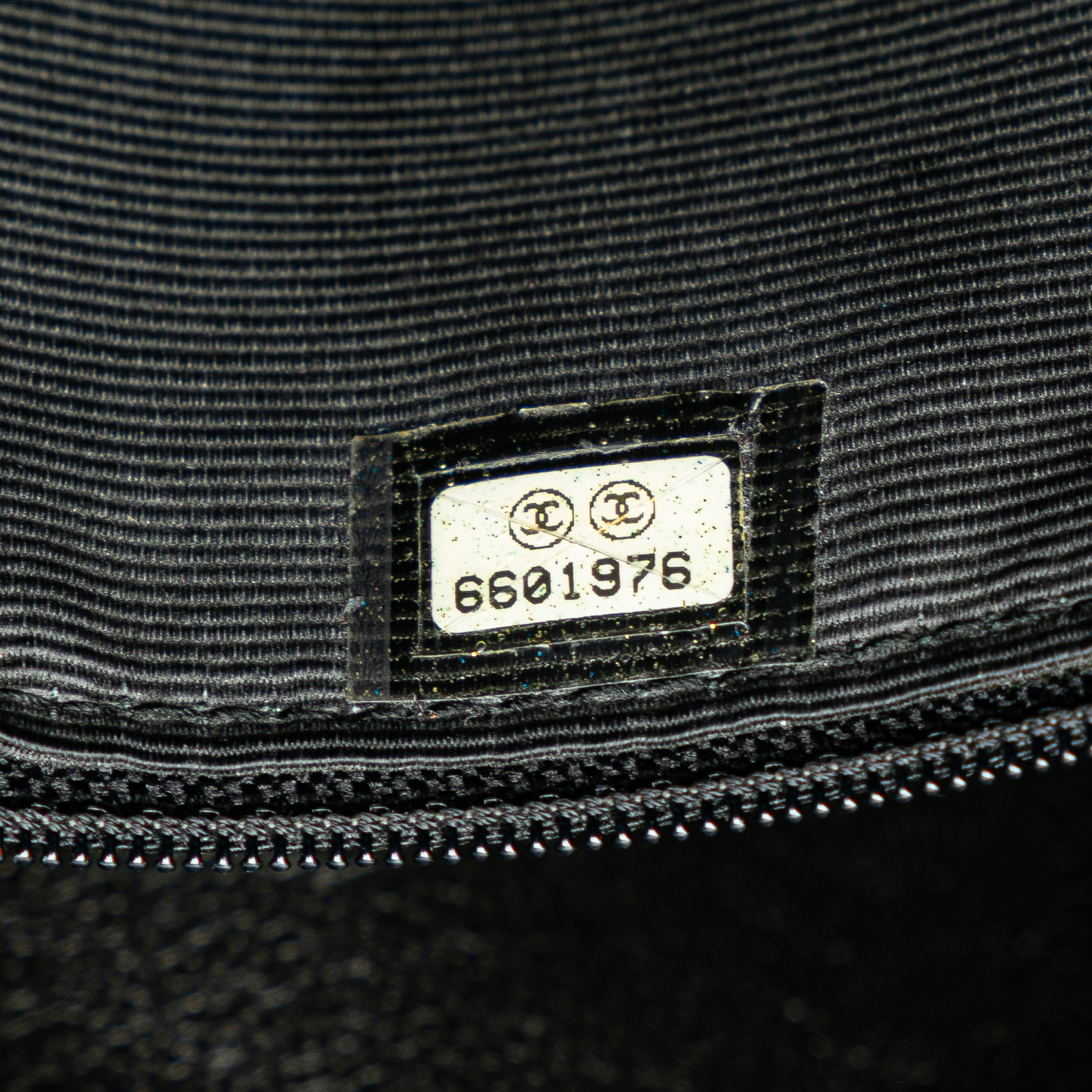 Chanel CC Quilted Caviar Tortoise Chain Tote Zwart