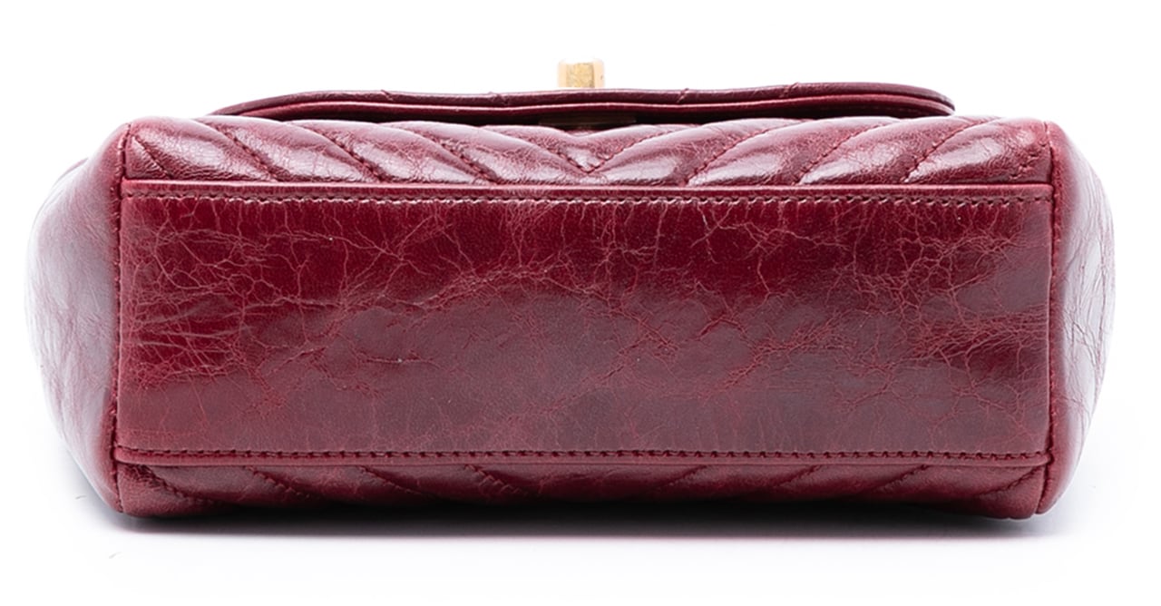 Chanel Small Chevron Aged Lambskin Hampton Flap Rood