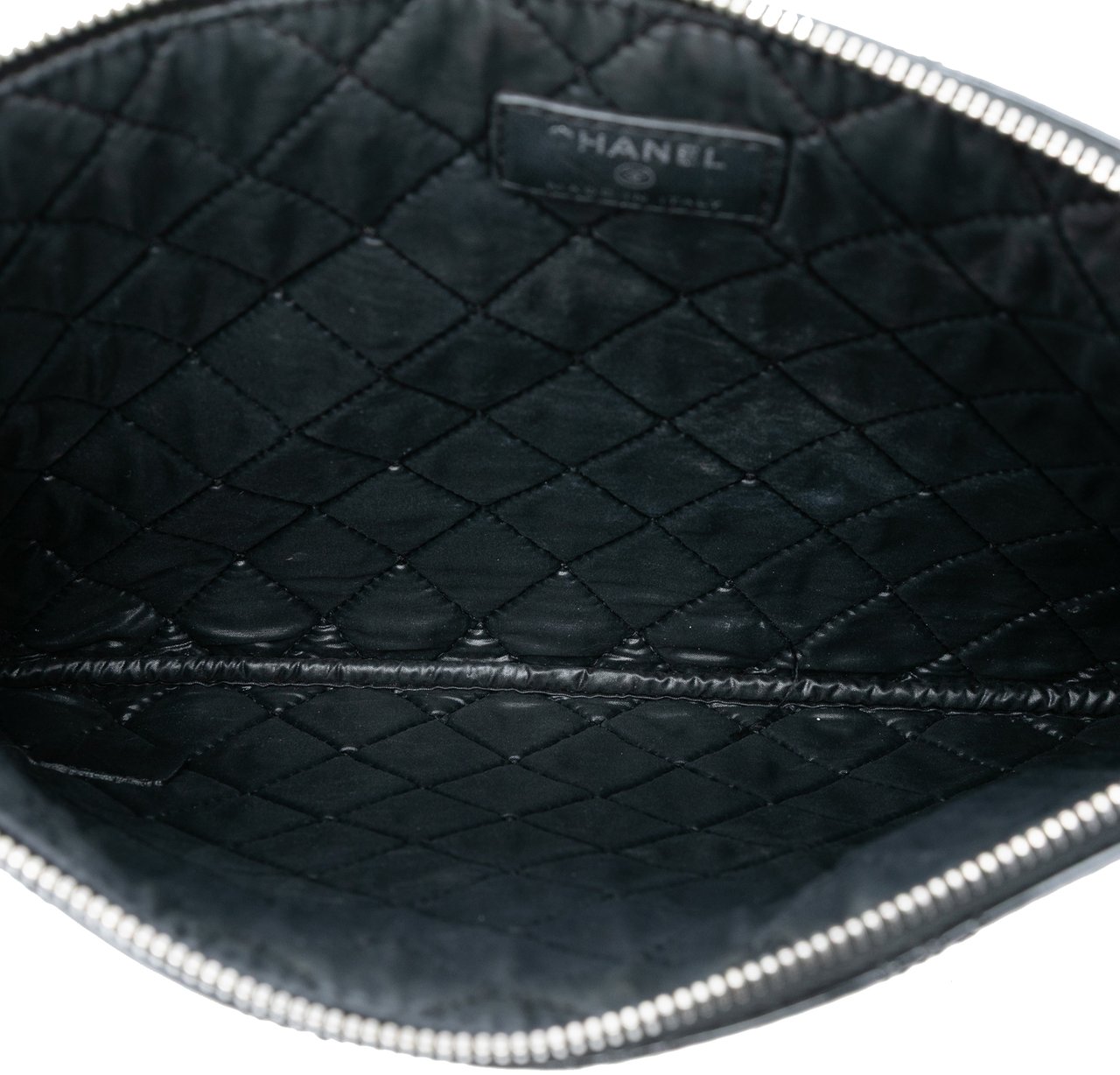 Chanel Medium Quilted Patent Double Stitch O Case Clutch Zwart