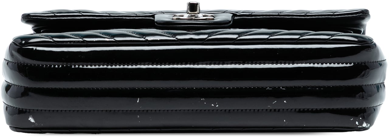 Chanel Medium Classic Chevron Patent Double Flap Blauw