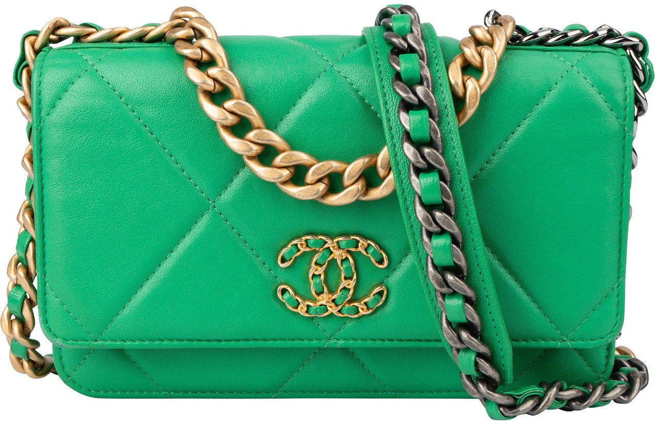 Chanel Chanel 19 Quilted Lambskin Wallet On Chain Crossbody Bag Groen