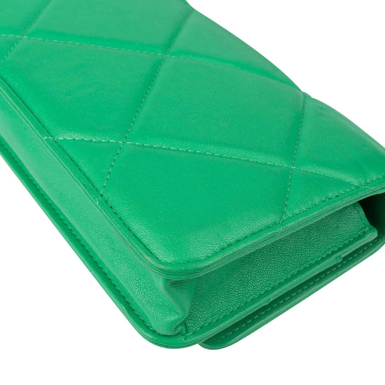 Chanel Chanel 19 Quilted Lambskin Wallet On Chain Crossbody Bag Groen