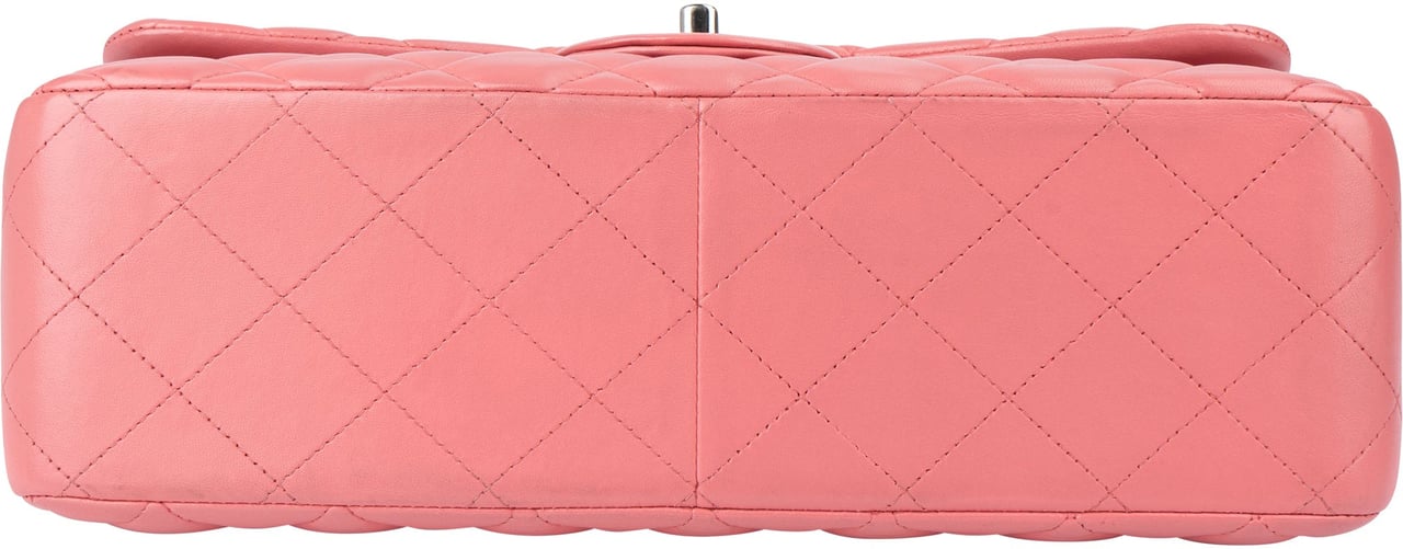 Chanel Quilted Lambskin Jumbo Double Flap Crossbody Bag Rood
