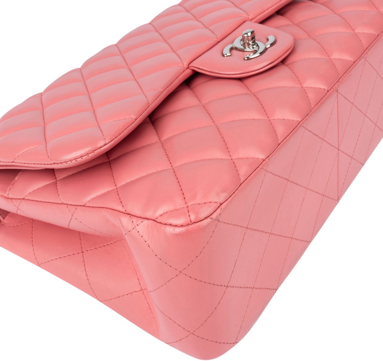 Chanel Quilted Lambskin Jumbo Double Flap Crossbody Bag Rood