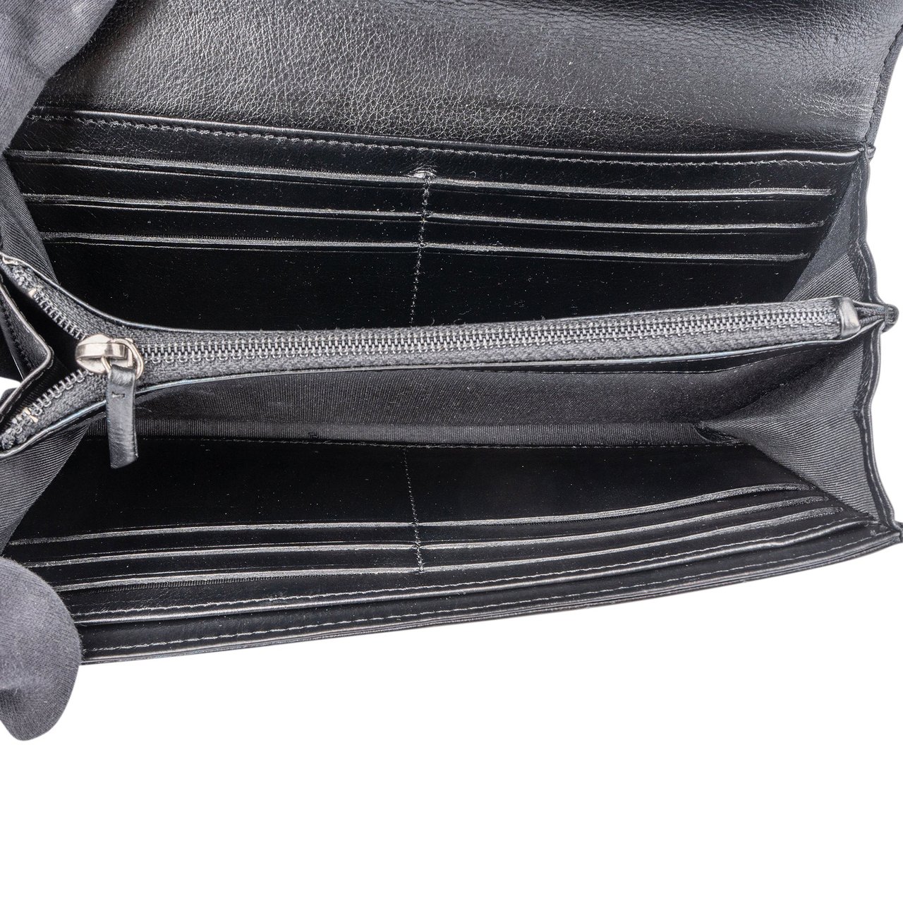 Chanel Chanel Quilted Lambskin Boy CC Wallet Divers