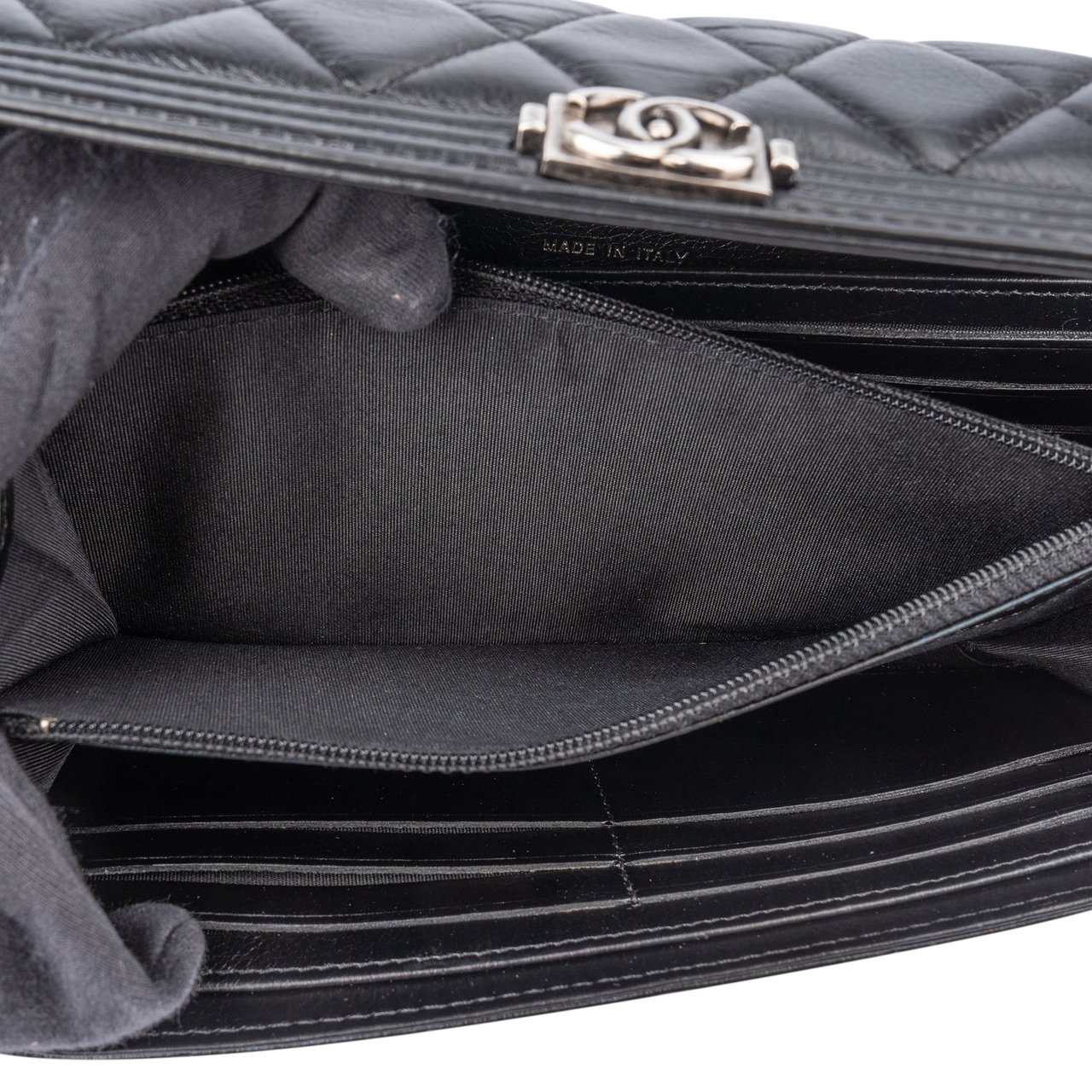 Chanel Chanel Quilted Lambskin Boy CC Wallet Divers