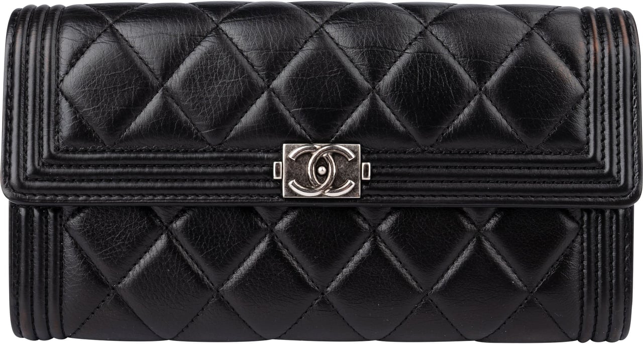 Chanel Chanel Quilted Lambskin Boy CC Wallet Divers