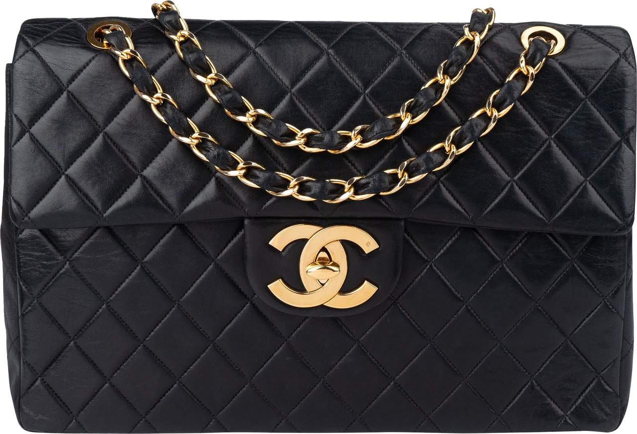 Chanel Chanel Quilted Lambskin 24K Gold Maxi Single Flap Crossbody Bag Zwart