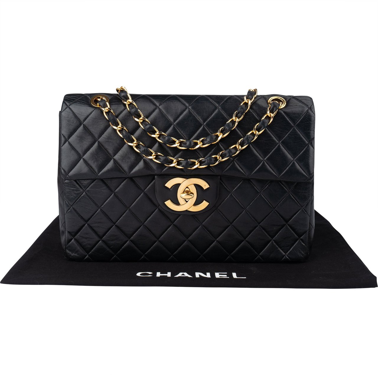 Chanel Chanel Quilted Lambskin 24K Gold Maxi Single Flap Crossbody Bag Zwart