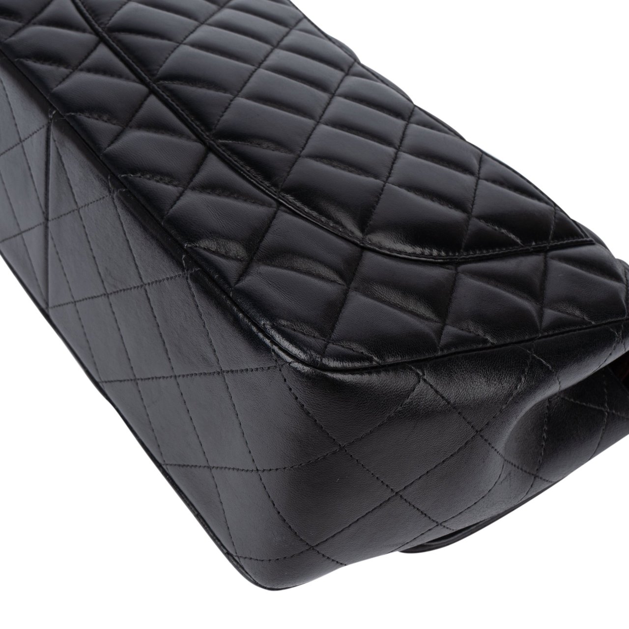 Chanel Chanel Quilted Lambskin 24K Gold Jumbo Double Flap Crossbody Bag Zwart