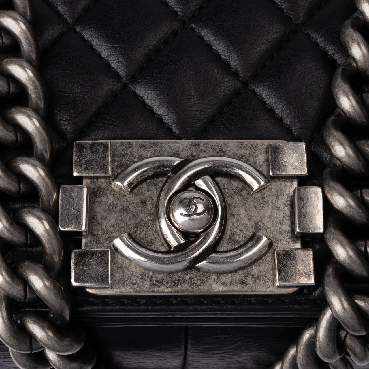 Chanel Chanel Quilted Lambskin Boy Single Flap Crossbody Bag Zwart