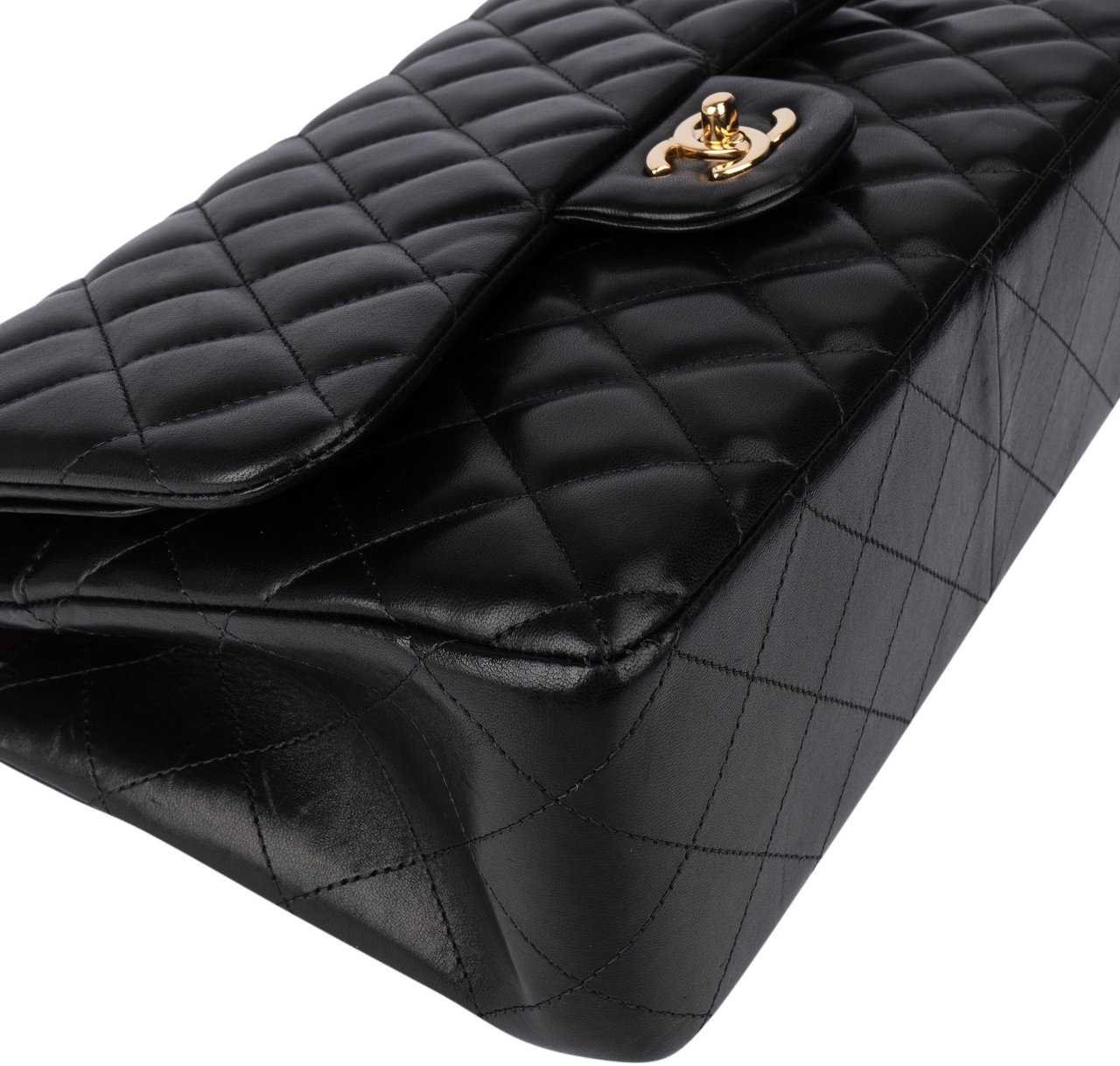 Chanel Chanel Quilted Lambskin Jumbo Double Flap Crossbody Bag Zwart
