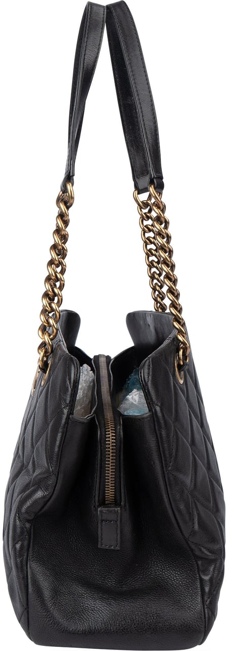 Chanel Chanel Quilted Leather CC Shoulder Bag Zwart