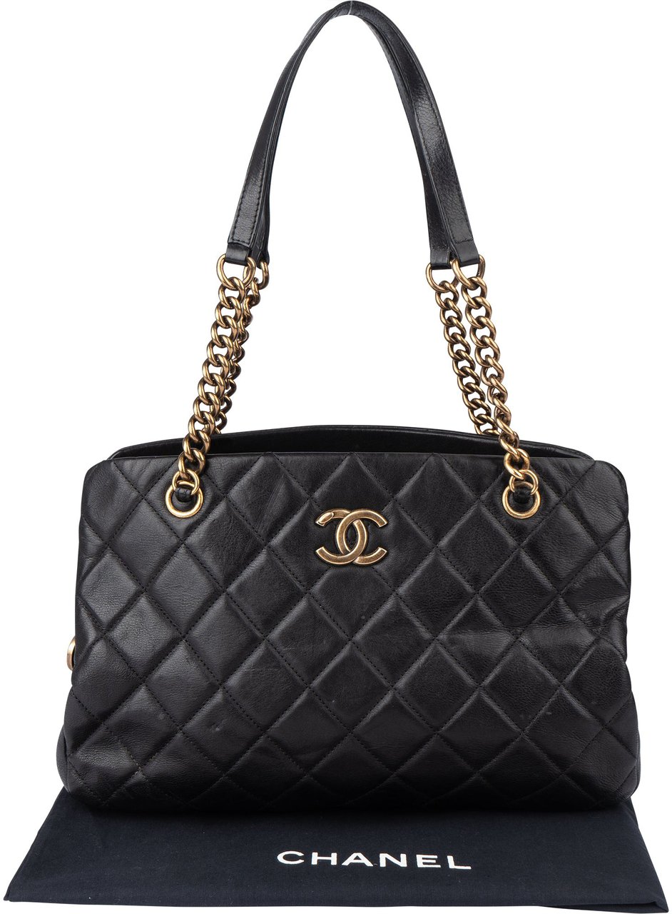 Chanel Chanel Quilted Leather CC Shoulder Bag Zwart